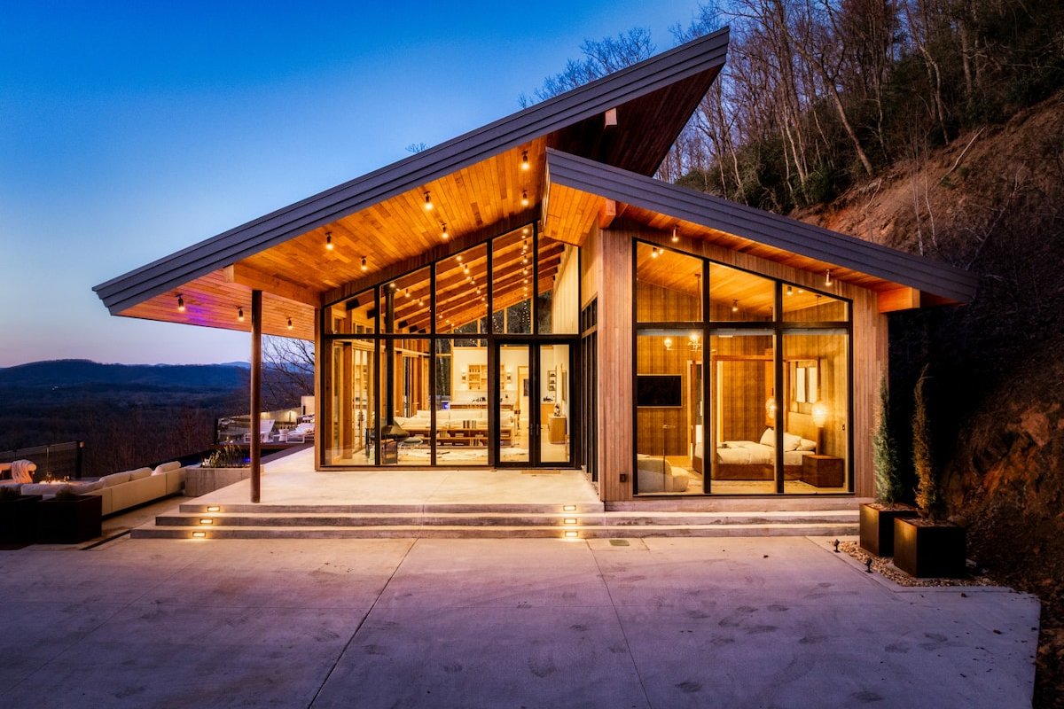 The Glass Frame – Peak Elegance & Luxury