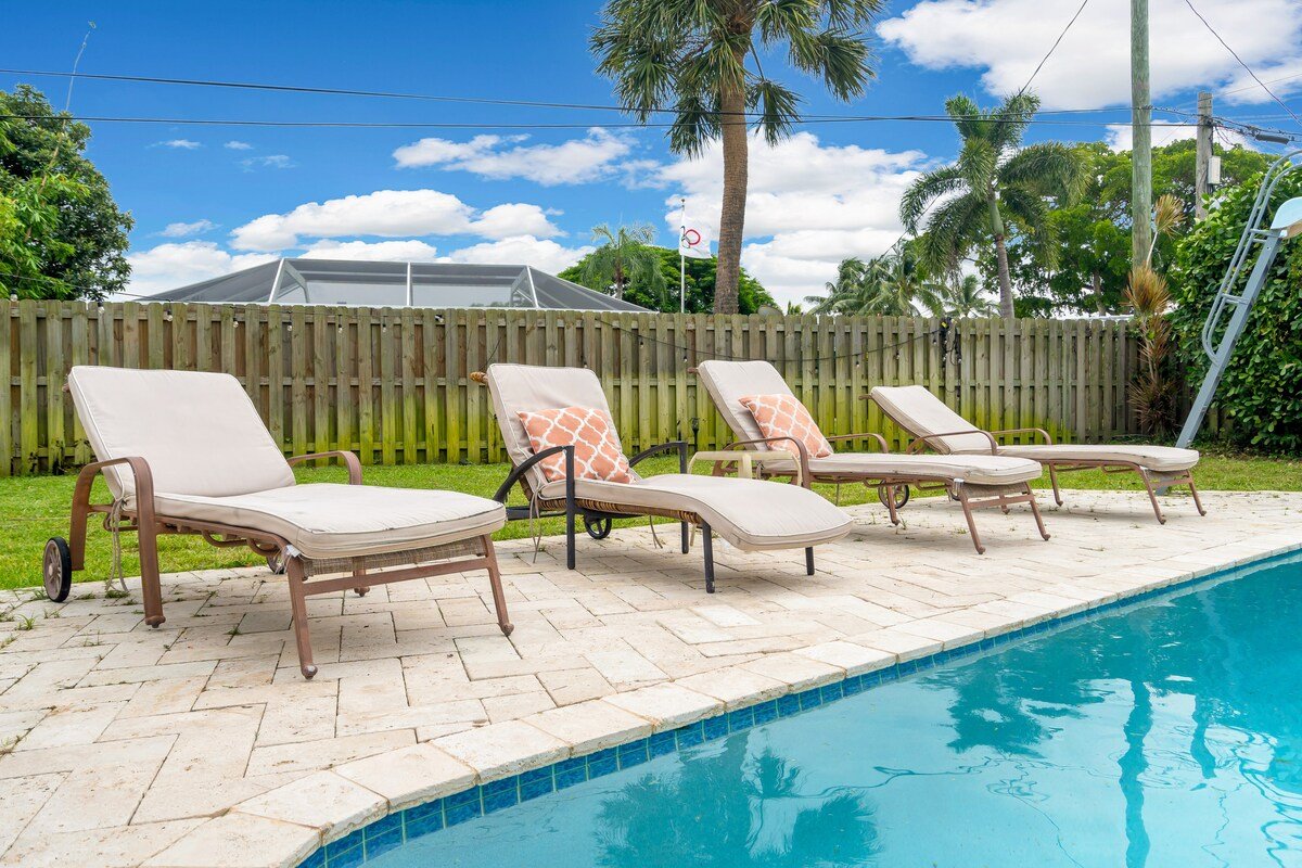 Ventur Serenity | Heated Pool, Slide & Fireplace! gallery image 5