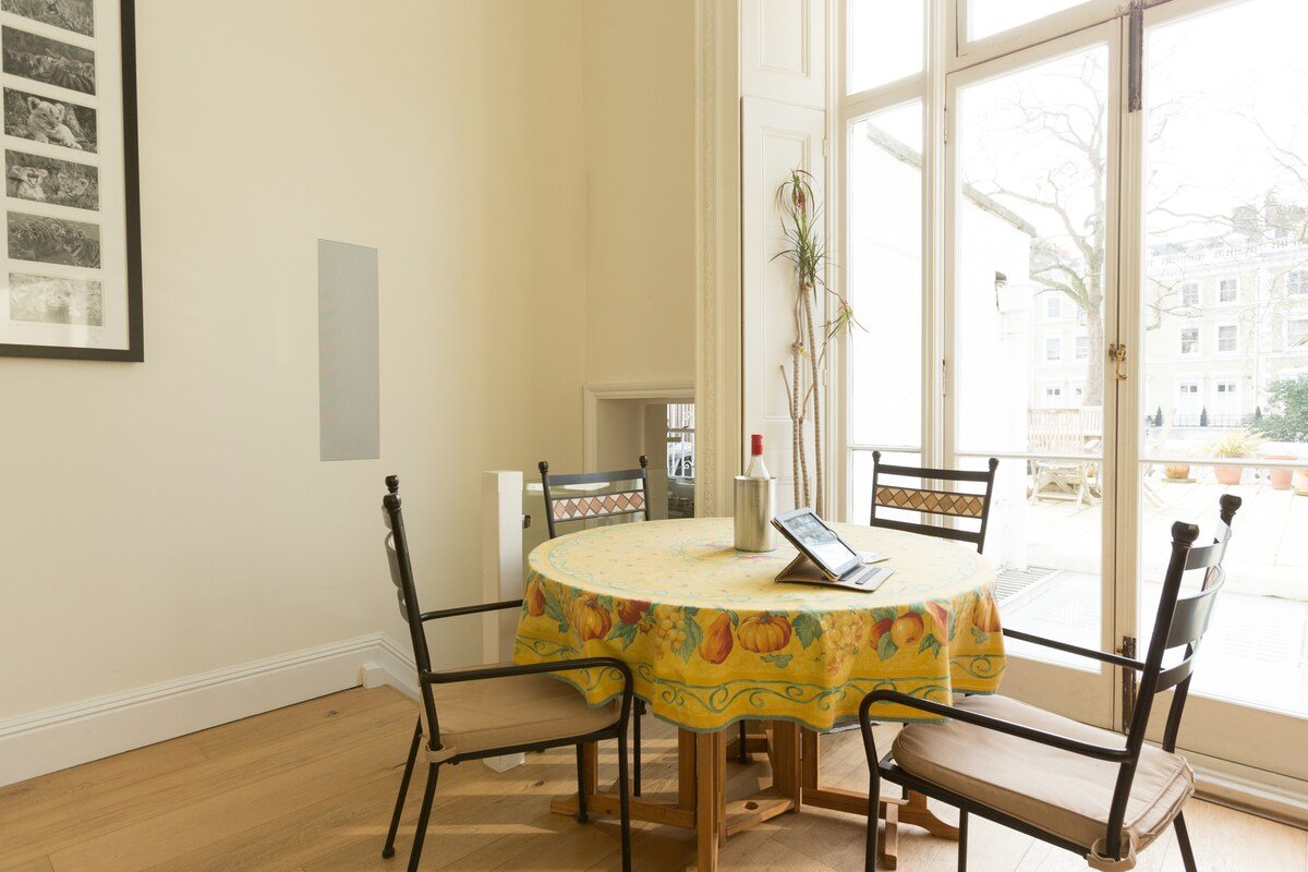 Luxury Chelsea apartment with large terrace gallery image 4