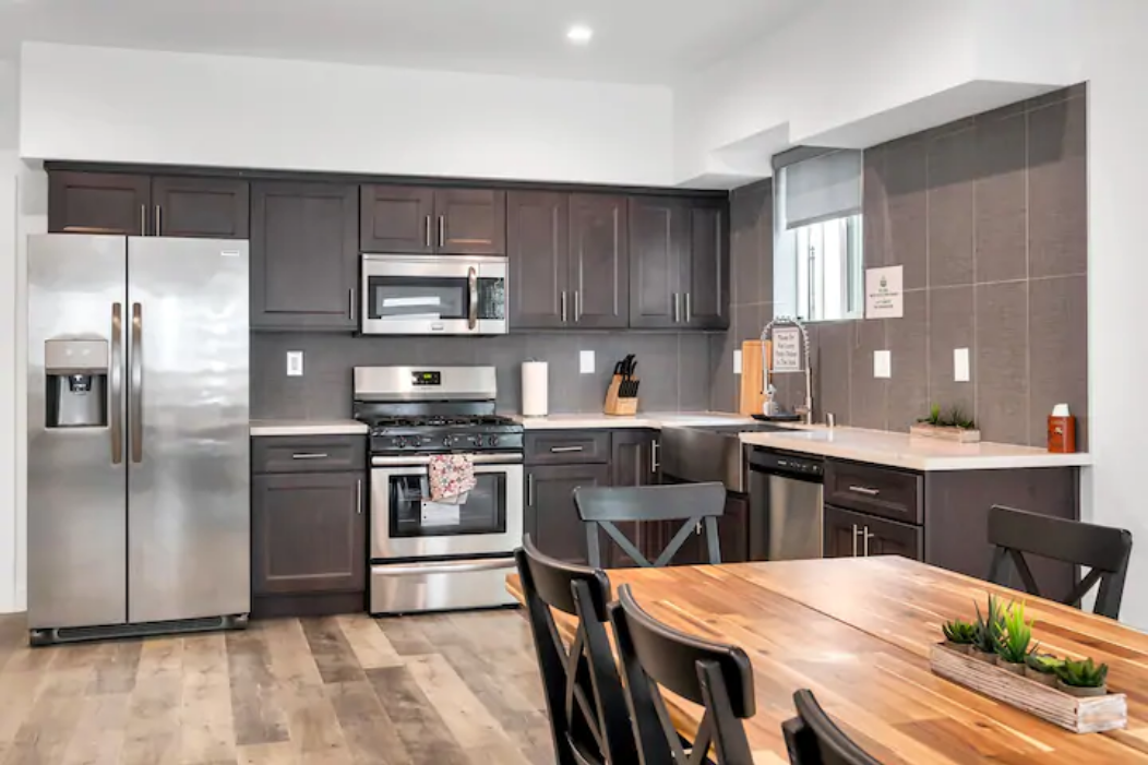 Hollywood 3BR home near metro