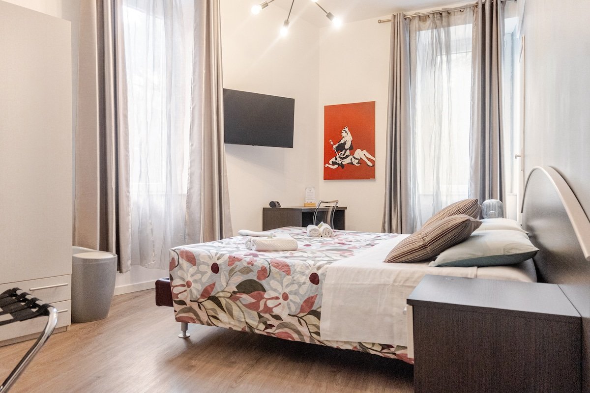 Luxury Apartment 6BR close to Colosseo gallery image 2