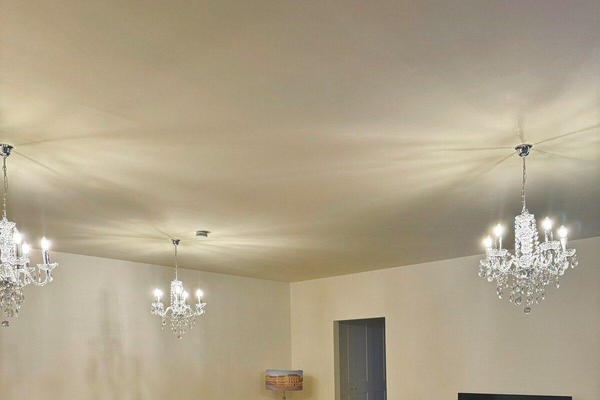 Elegant Escape: 3 BRs, Near Museums & Parliament gallery image 3