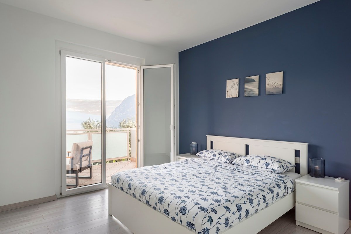 Happy Guest Apartments – Blue Apartment gallery image 5