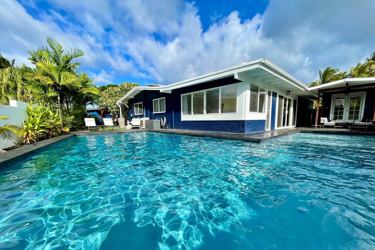 The Pool House in Kailua with 3,200 sf, 6bed/4bath