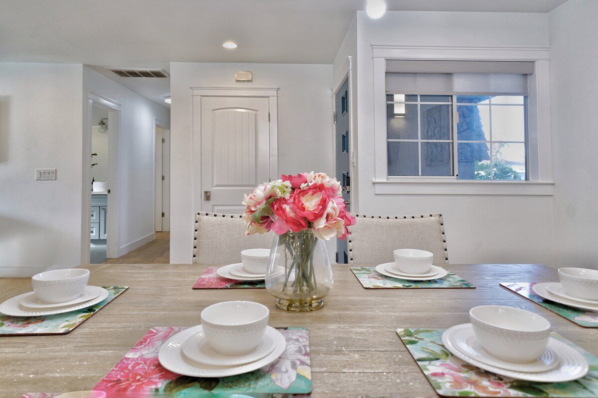 Beauty House near Apple Googl Harker Netflix gallery image 5