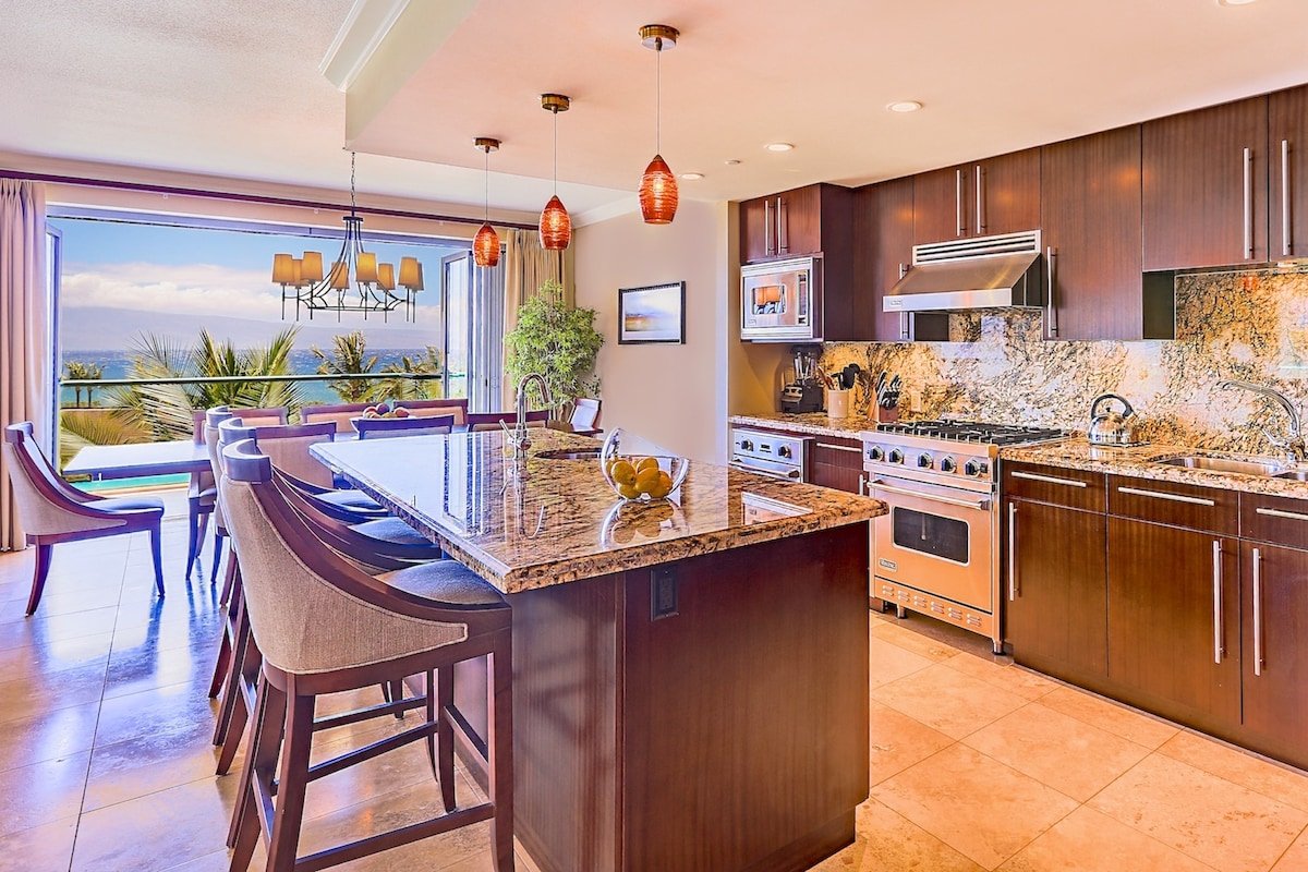 Maui Resort Rentals: Honua Kai 6BR+DEN gallery image 2
