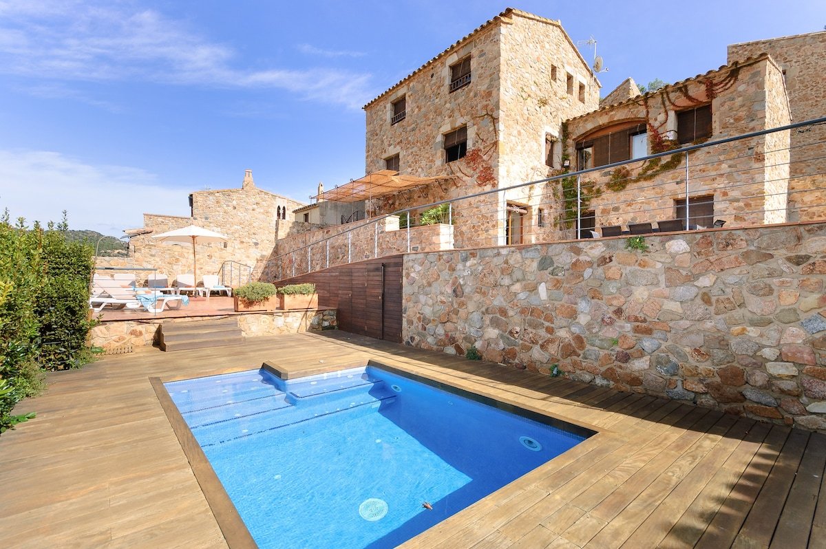 VILLA PANDORA luxury rustic house with pool gallery image 2