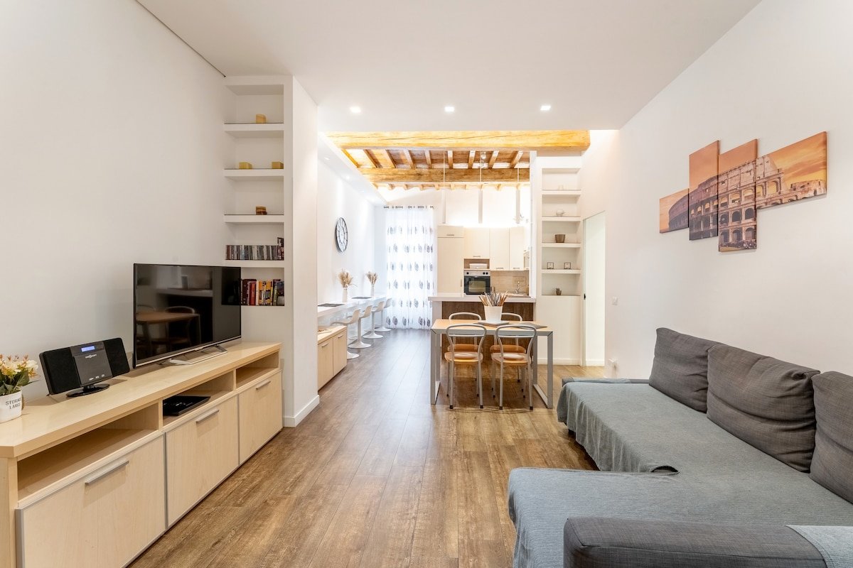 About Colosseum in the Heart of Rome – Free Wi-Fi gallery image 5