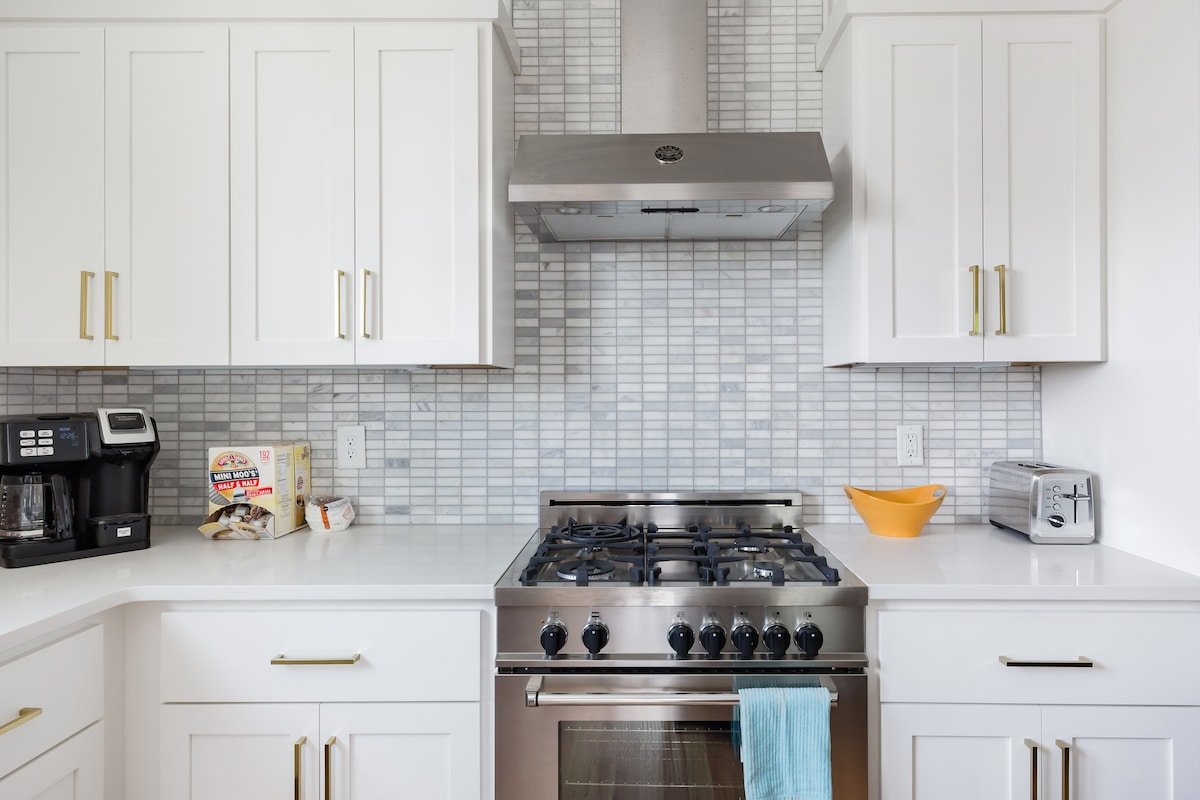 Three Story Home With Urban Courtyard Minutes to Downtown gallery image 4