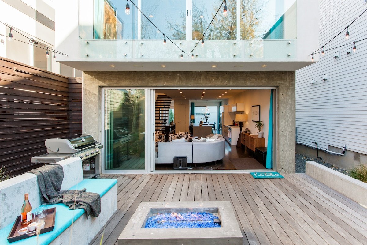 *Custom LoHi Retreat* | Theater | Hot Tub | Views gallery image 3