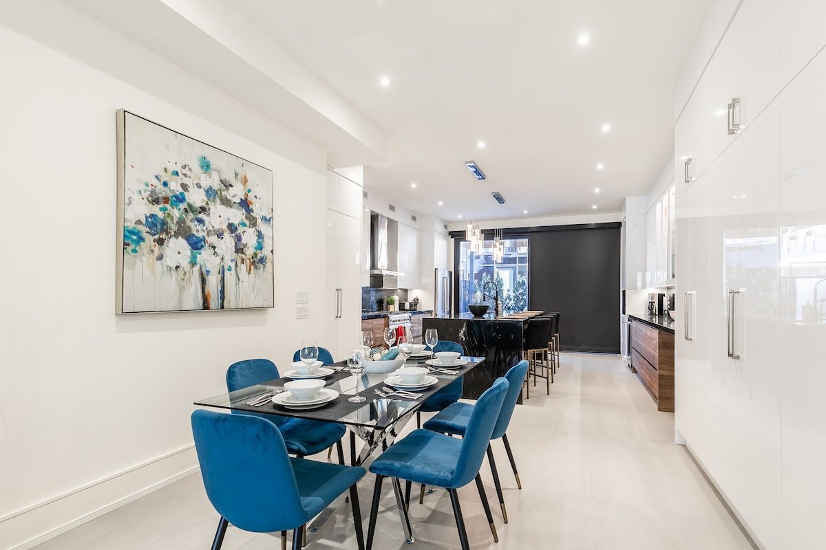 Spectacular Modern 3BR Executive Home – Must See! gallery image 4