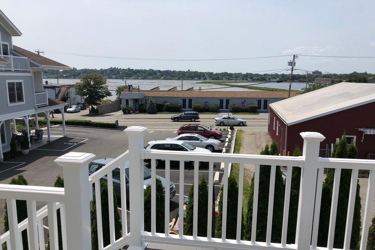 Sea Breeze Inn guest house. Walk to Beach