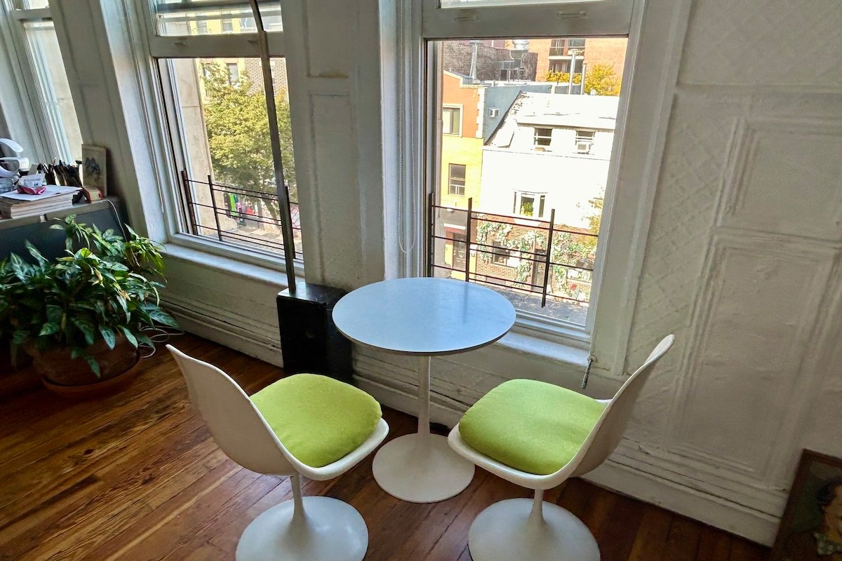 Stunning 3BR loft in Williamsburg!!! gallery image 3