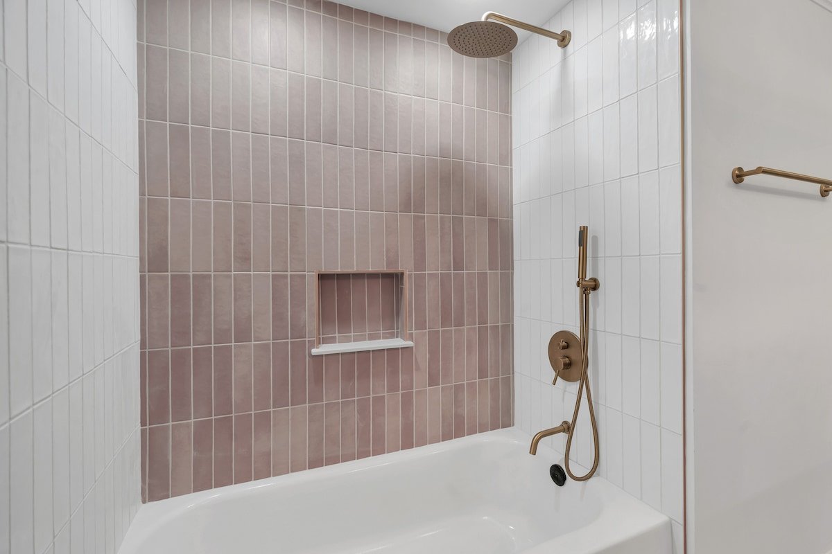 Eventide: Renovated 5 Bedroom, 3 Baths on Island gallery image 3