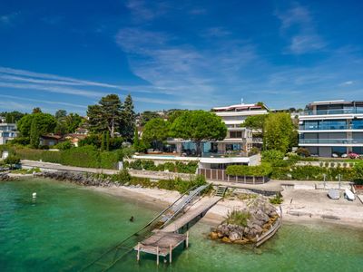 Lausanne area Luxurious 4-Bedroom Lakefront Villa