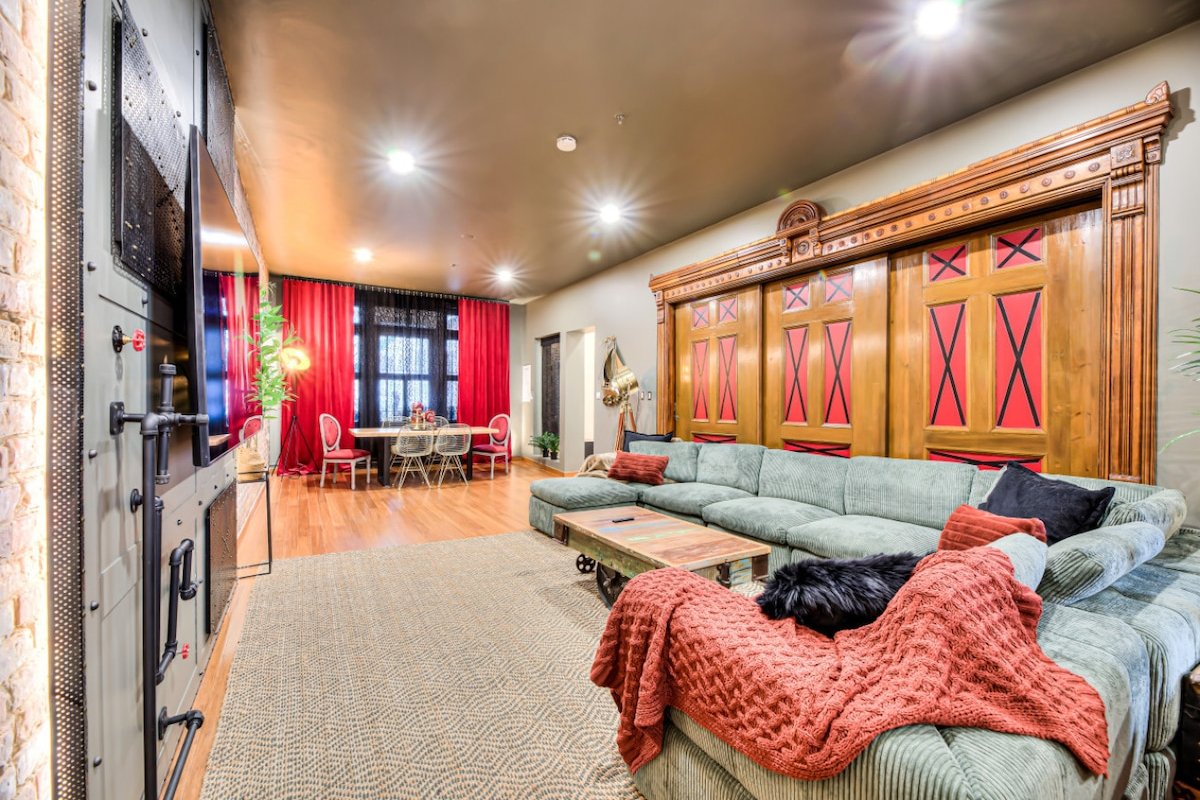 StDenis Steam Punk – Big Groups & Nightlife VIP gallery image 2