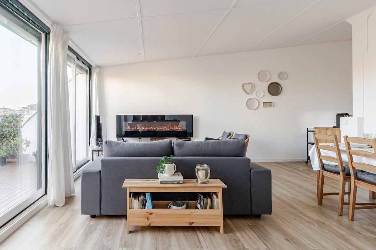 The Penthouse – Sun & Castleview gallery image 2