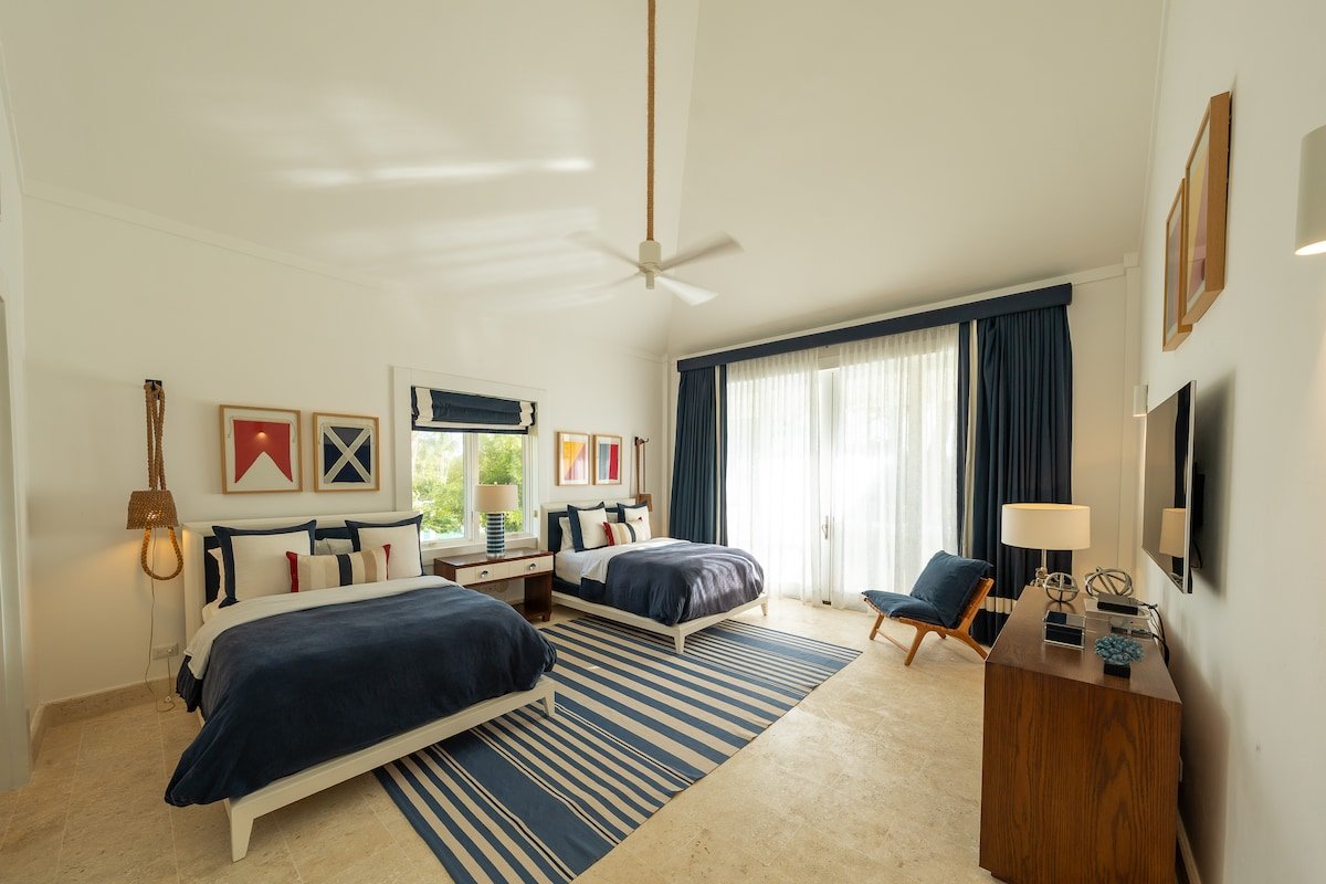 Stunning 5BR Private Villa with Cook&Service Staff gallery image 5