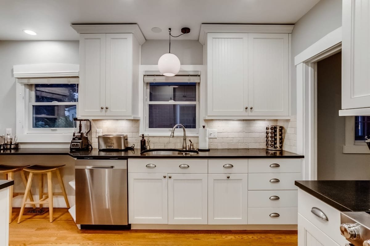 The Bonsai Bungalow | Hot Tub | Game Room gallery image 5