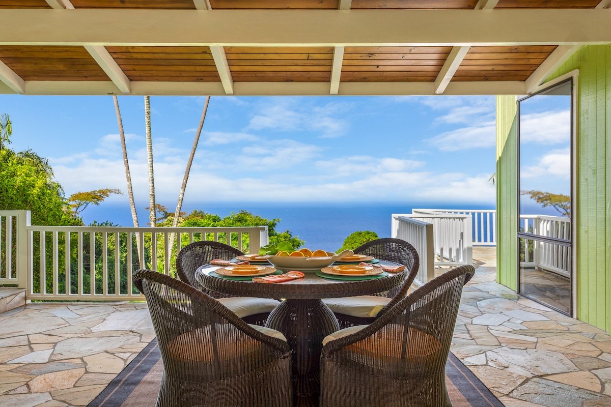 Original Kona Beach Boys 9.5 Acre Hawaiian Estate gallery image 2