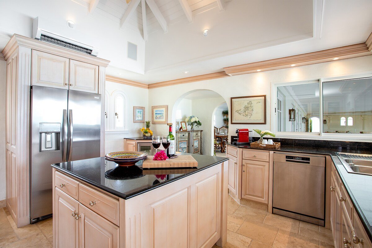 Beau Rivage (3 bedrooms) – Beachfront villa with p gallery image 4