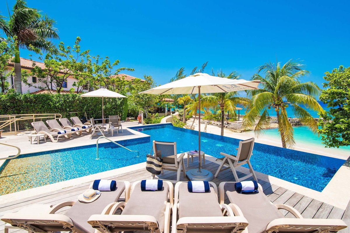 Casa Luna 5 by Grand Cayman Villas