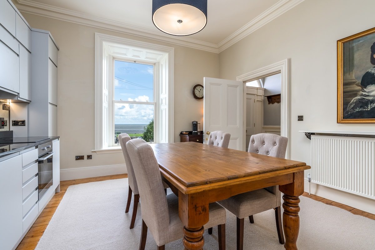 Period home with outstanding beach views gallery image 4