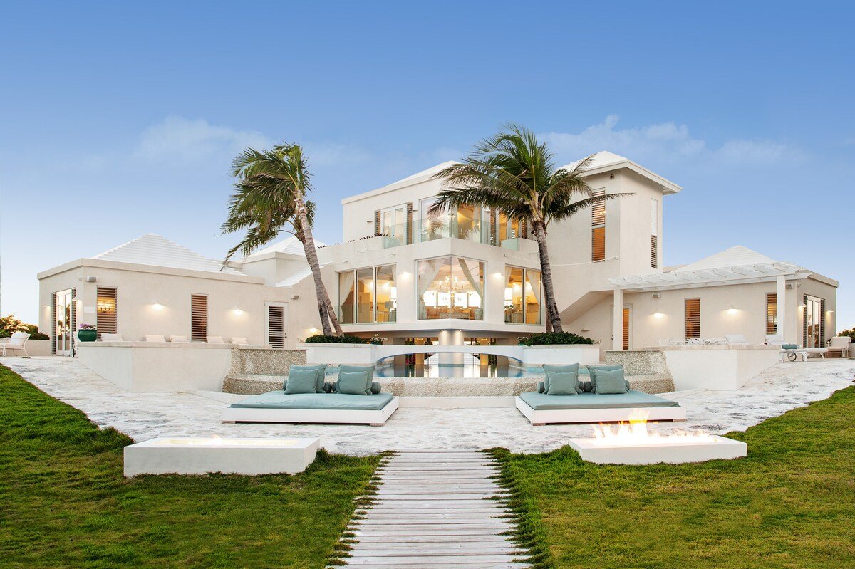 Turks & Caicos Dream – Beachfront + Full Service gallery image 2
