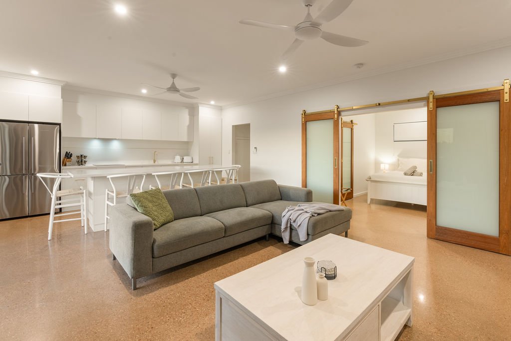 Exmouth Retreat -3×3 on the canal