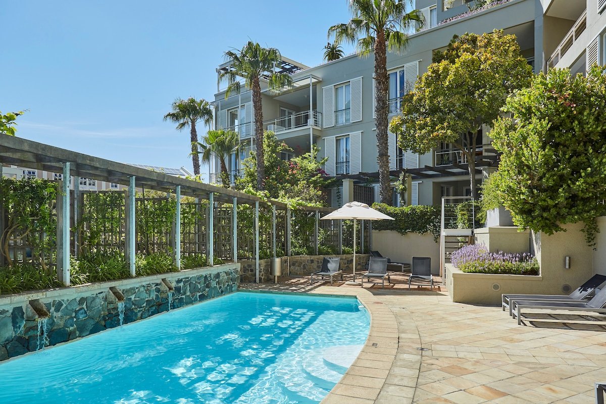 102 Ellesmere Marina Waterfront King bed gallery image 4