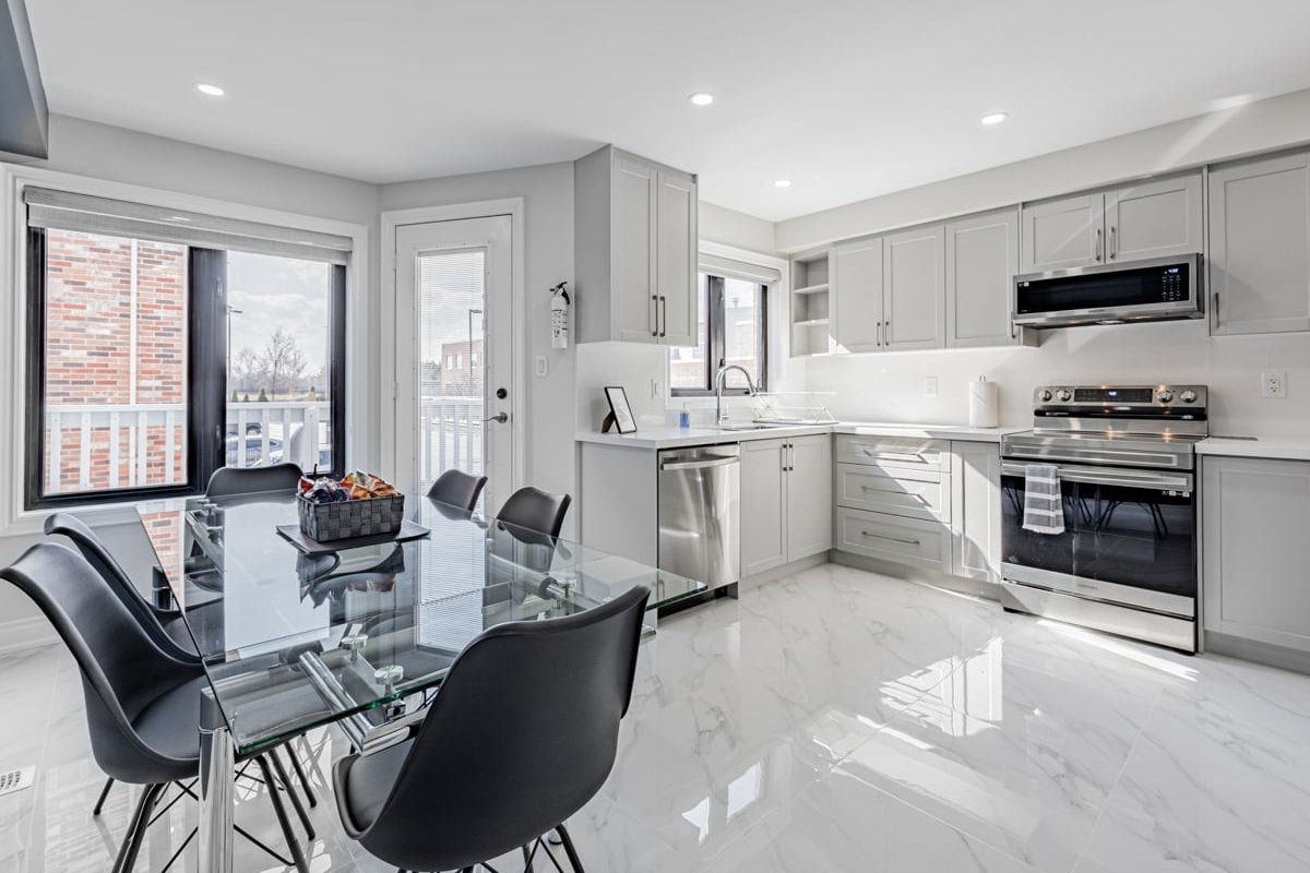 4 Bedroom Port Union Paradise w/ Parking gallery image 5