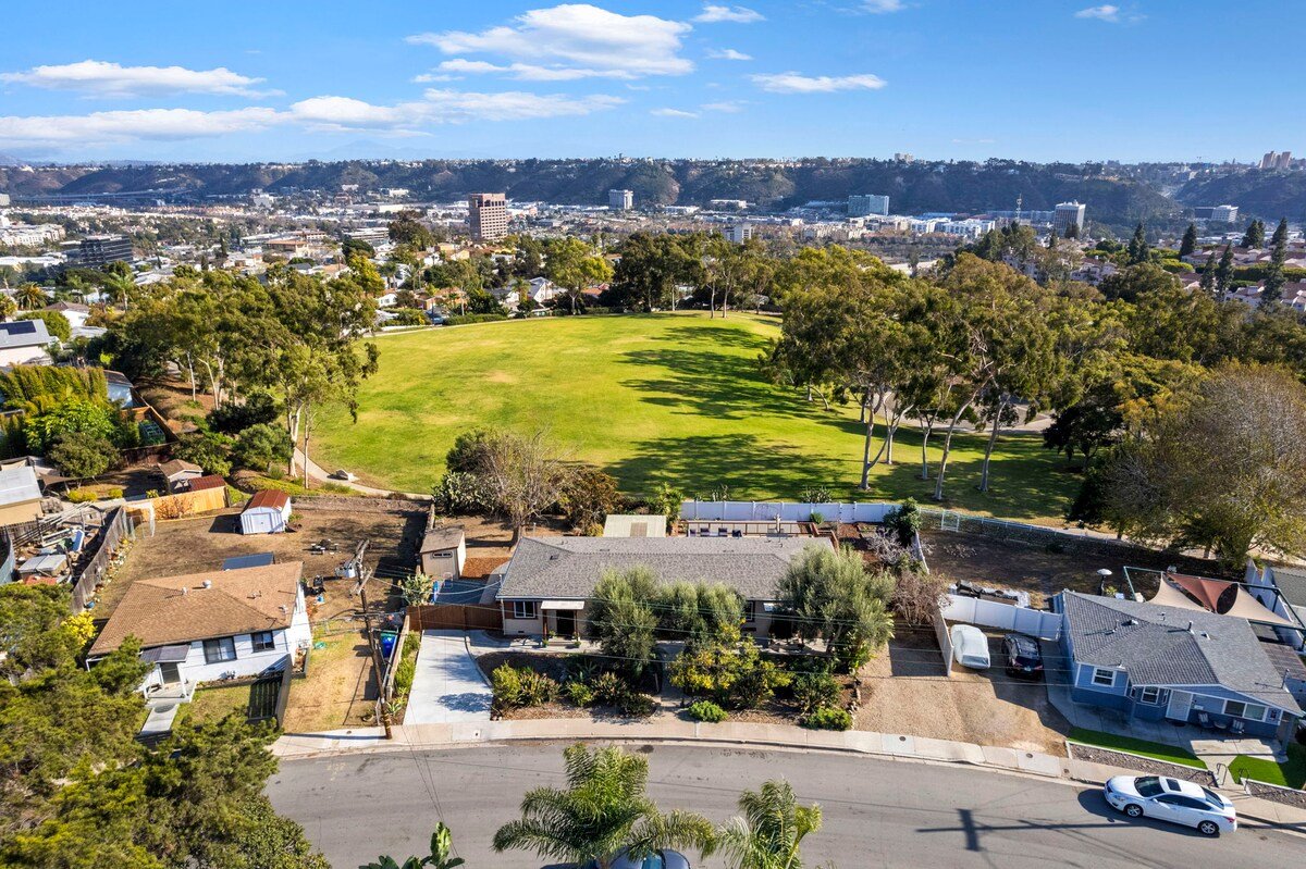 Westinghouse Park Retreat | Decks, BBQ, Fire Pits gallery image 4