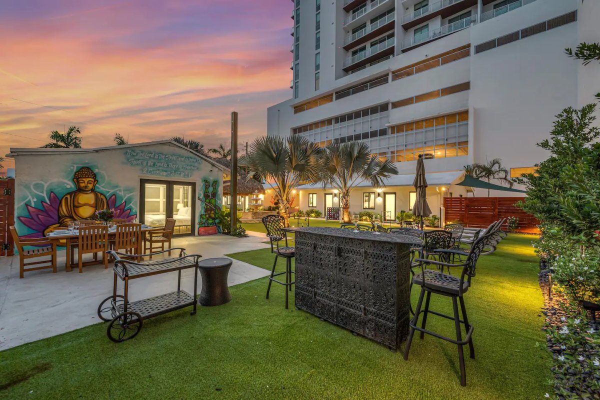 3 Private King Suites in a Tropical Oasis Retreat