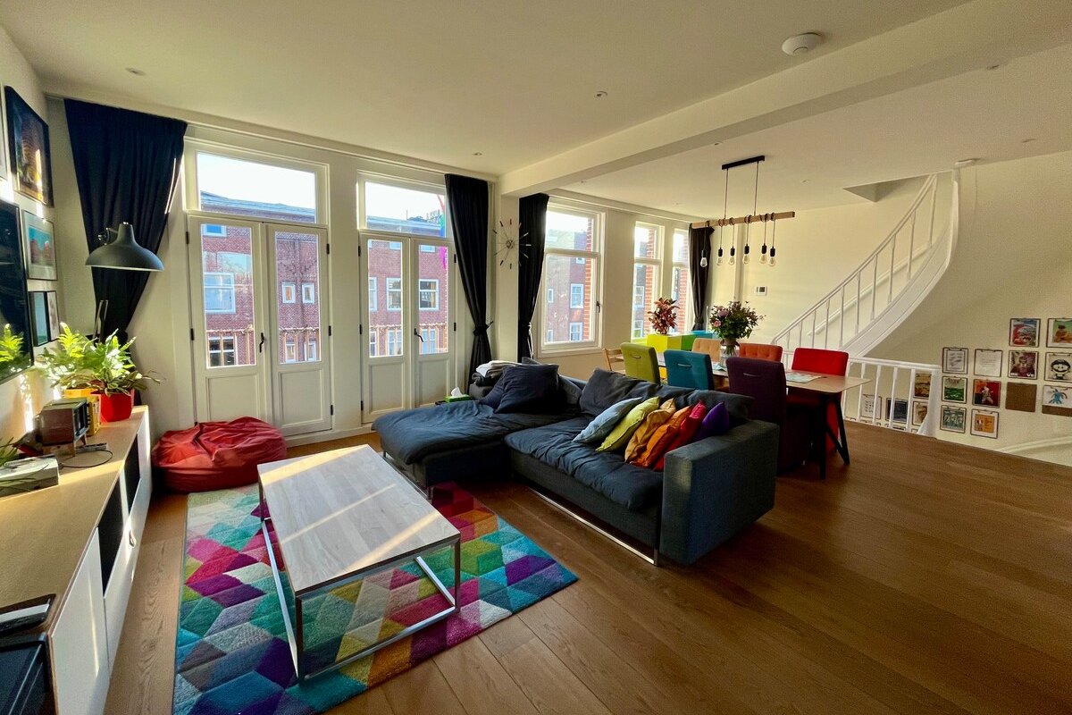 Luxurious Family Home – READ description! gallery image 5