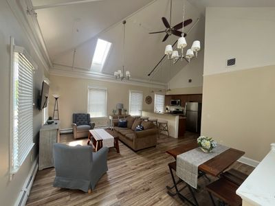 Downtown Newport/2 Bedroom w/ Parking/Newport Loft