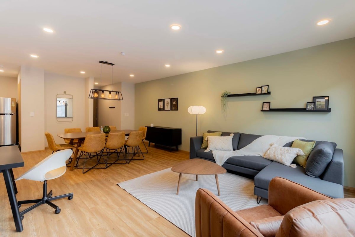 Capitalia | Balcony & Parking, Near Masaryk gallery image 5