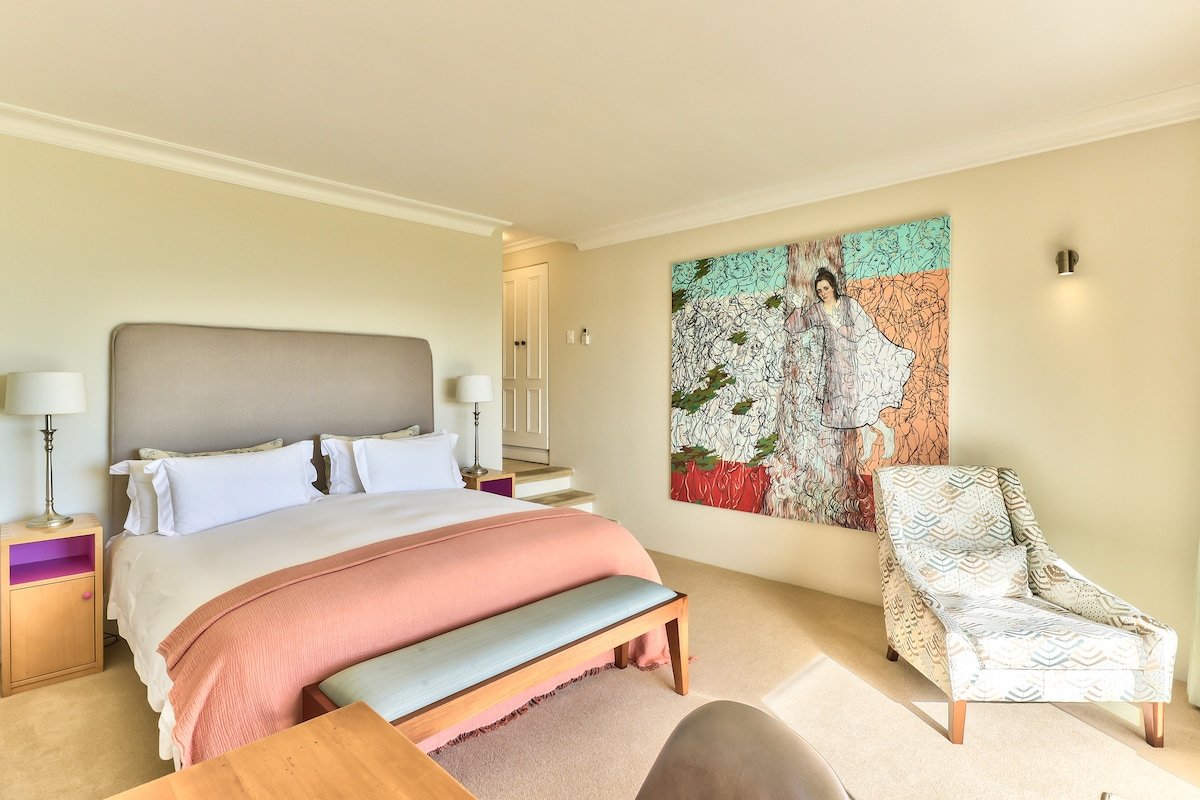 The coastal enclave, Bantry Bay gallery image 3