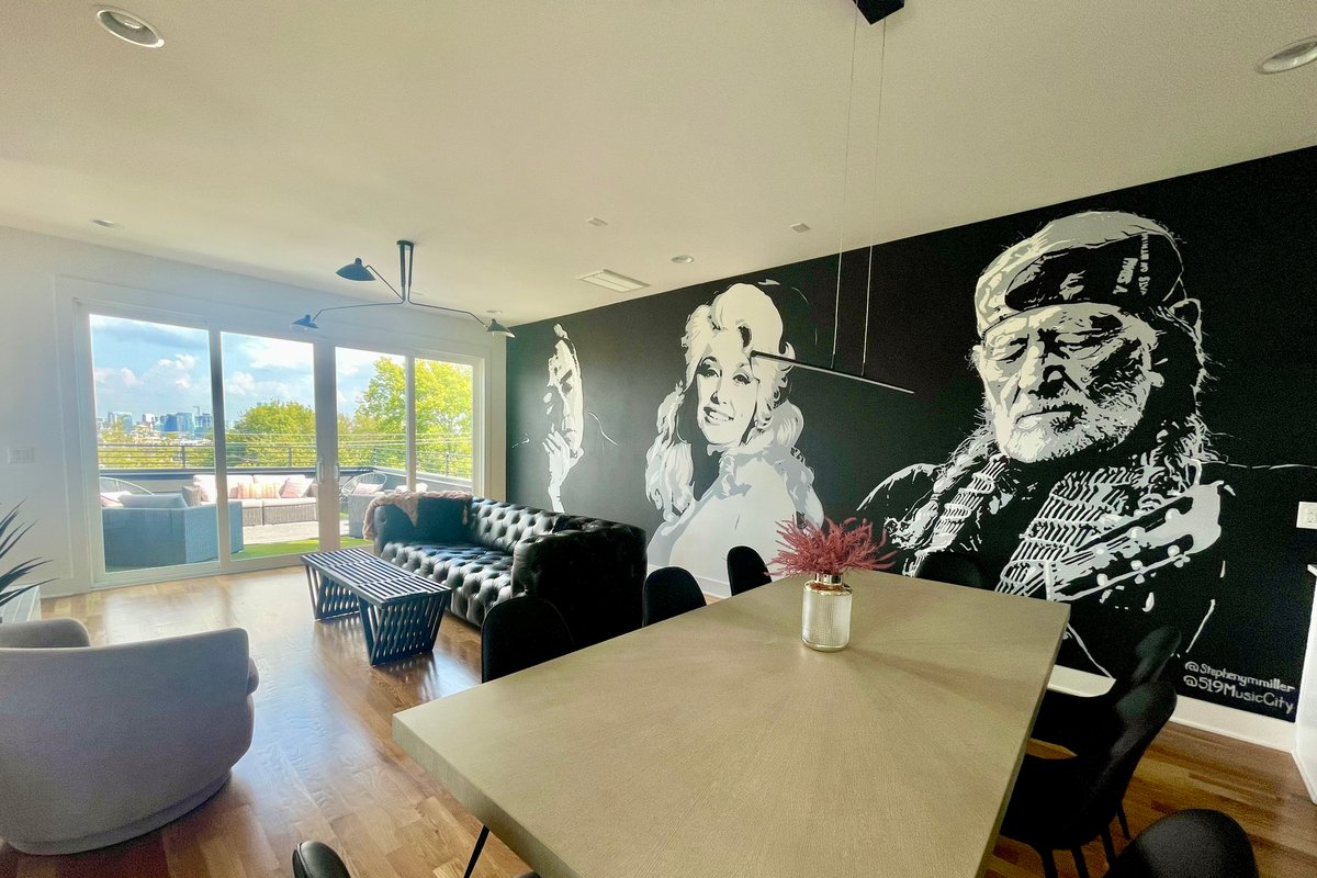 519 Music City~Luxury + Mural + 360 Rooftop Views!