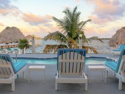 4 BDRM Waterfront Villa with Private Pool