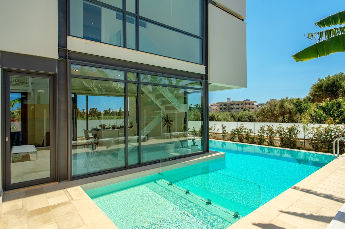 NRG Villas-Enjoy Luxury-only 5′ on foot from beach gallery image 5