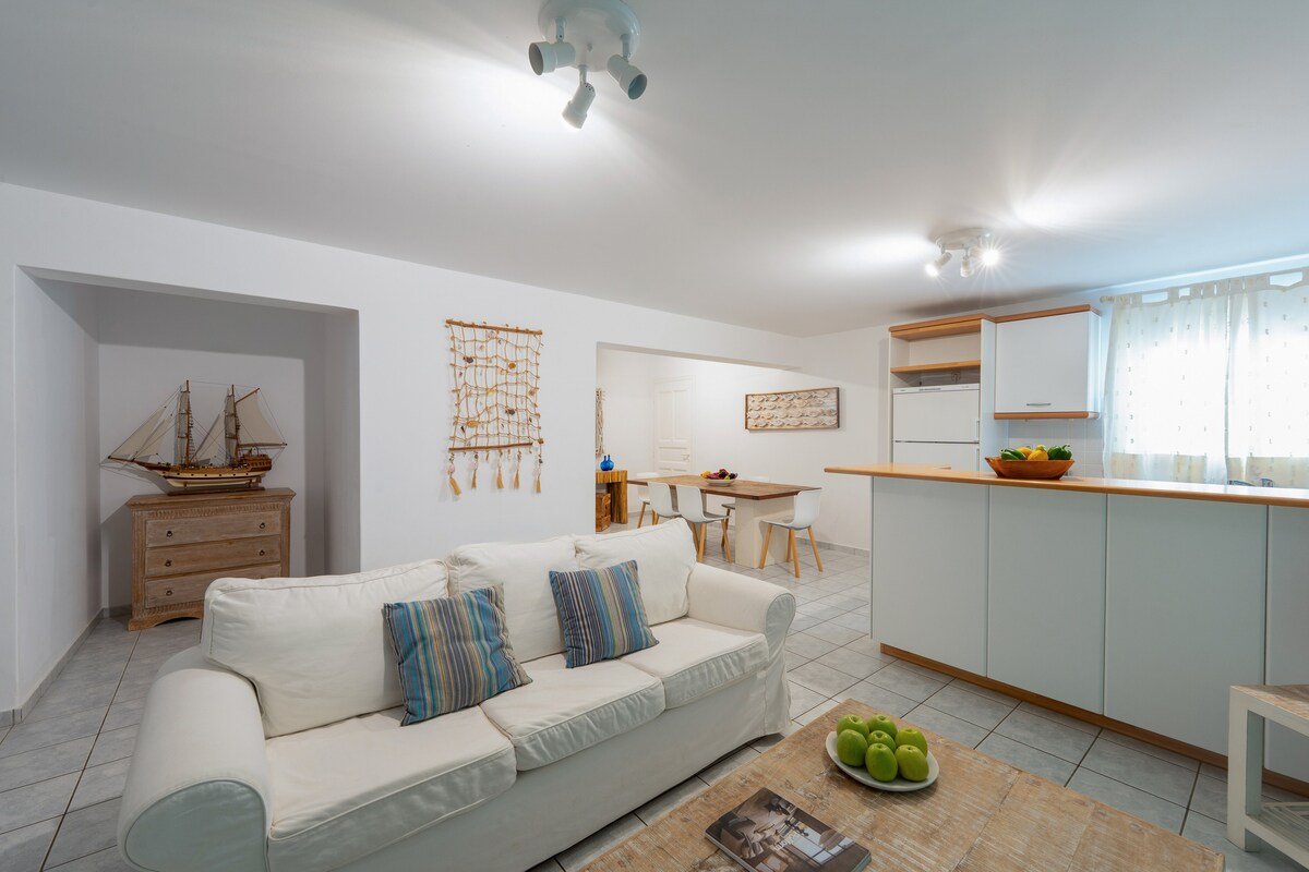 Villa Orea Beachfront by Mykonos Mood gallery image 3