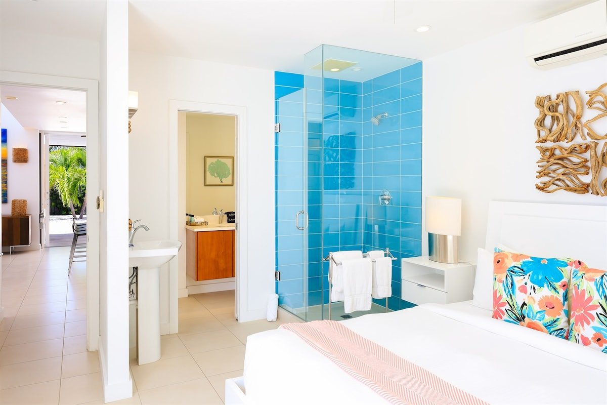 Edge of Paradise: Luxury Villa w/Pool by the Beach gallery image 5