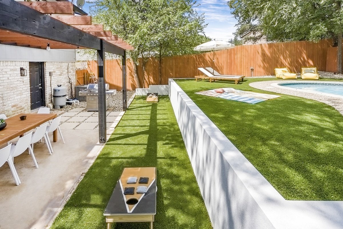 Pool/GameRoom/FirePit/Sleeps 12/Mins to SoCo&DT gallery image 4