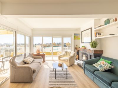 Seafront Private Condo & Big Terrace