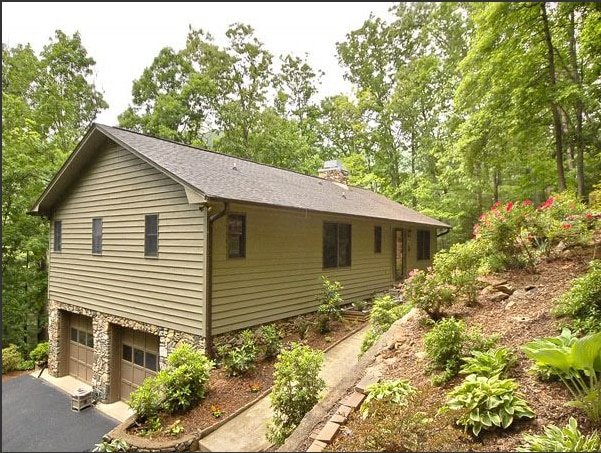 Long Weekend Getaway Minutes from Downtown AVL gallery image 5