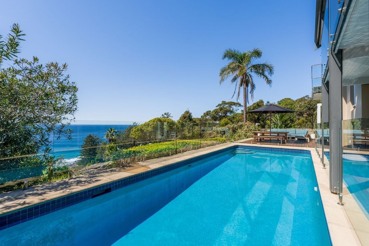 Surfs Up by Palm Beach Holiday Rentals gallery image 3