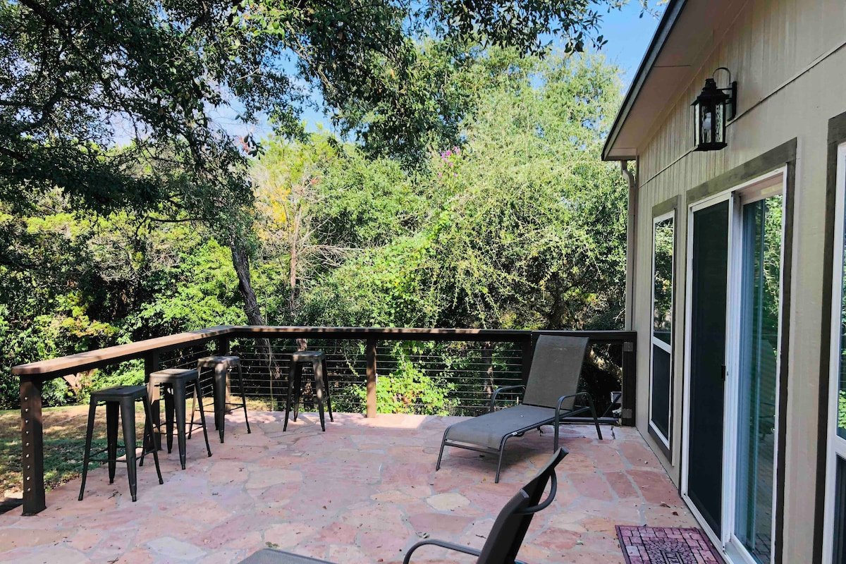 Multiple Family/Friends Setup on 2 woodsy acres! gallery image 5