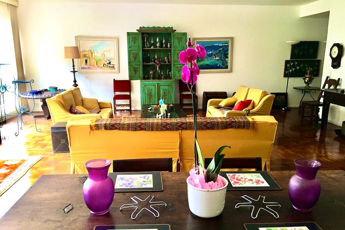 Grande e confortável apartamento, estilo colonial. gallery image 3