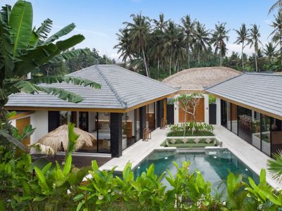 Modern 4BR Ubud • Pool & Ricefield View