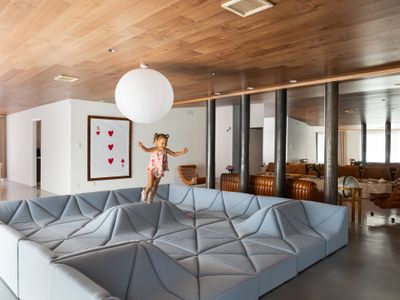 New7 BDR Iconic Designer Home 5 min from Strip